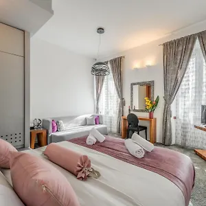 https://starlight-luxury-suites.splithotels.org